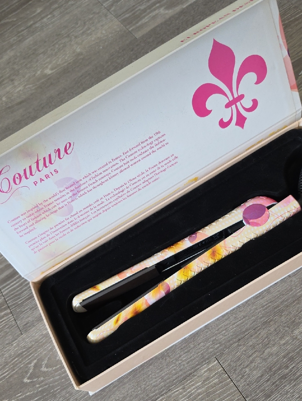 ✨️NWT✨️ New Couture Paris Floral Hair Straightener - Pink & Yellow